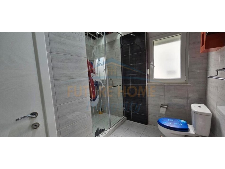 Shitet, Apartament 2+1+Post Parkimi, Gjiri I Lalëzit 227000 €