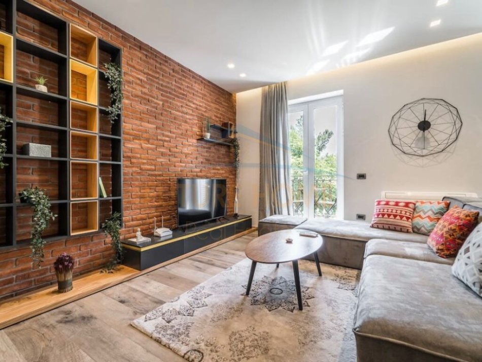 Qera, Apartament 1+1, Bllok, Tiranë
