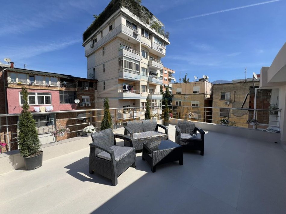 Tirane, shitet apartament 2+1 Kati 5, 75 m² 158.000 € (Rruga Mine Peza)
