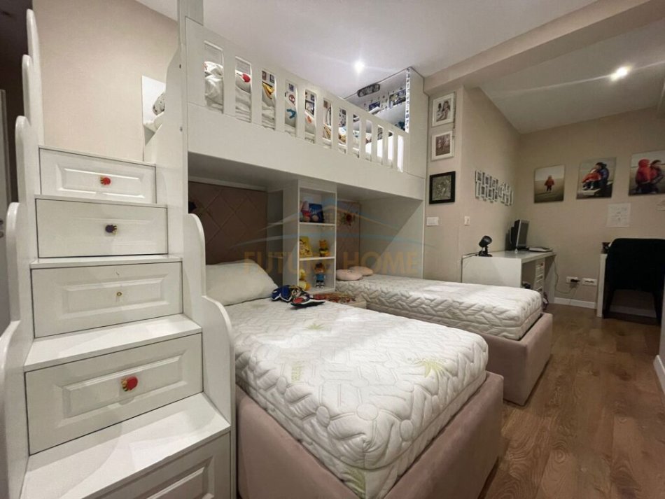 Qera, Apartament Luxury 2+1+2, Pazari i Ri, Tiranë.