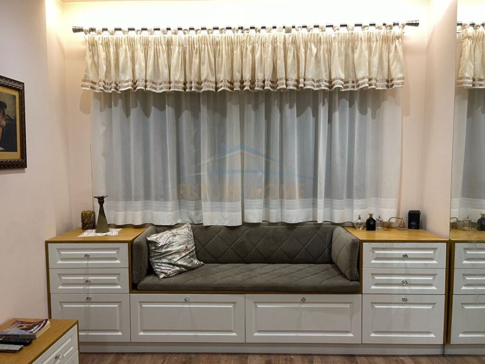 Qera, Apartament Luxury 2+1+2, Pazari i Ri, Tiranë.