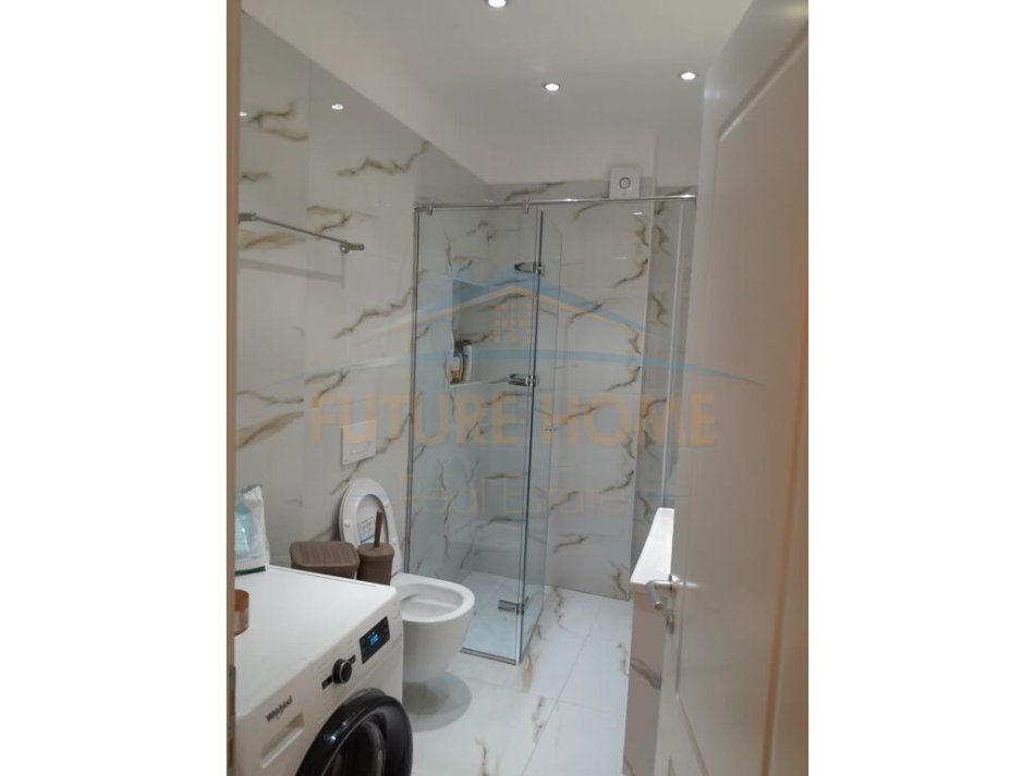 Shitet Apartament 2+1+2+ Pp ,  Vlore