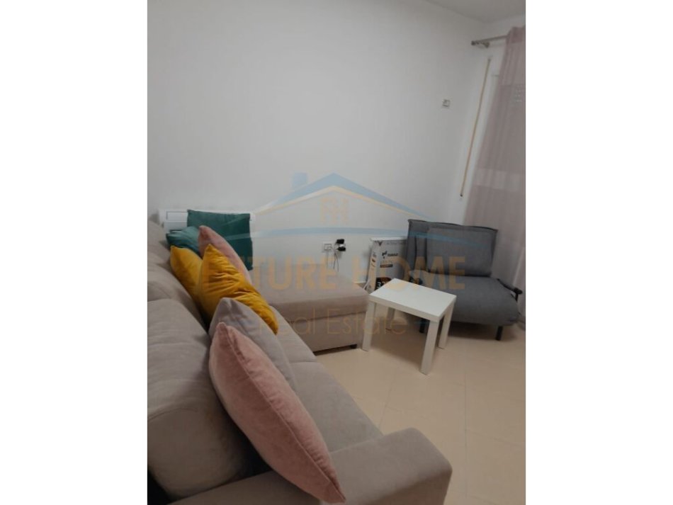 Shitet Apartament 2+1+2+ Pp ,  Vlore