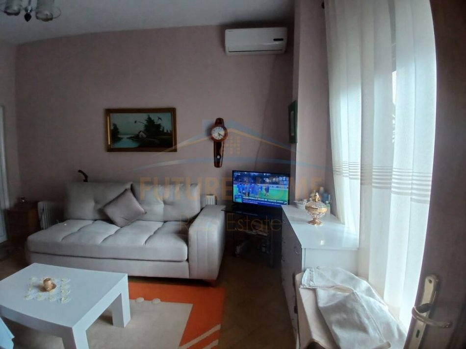 Qera, Shtepi Private , Shkozet, Durres