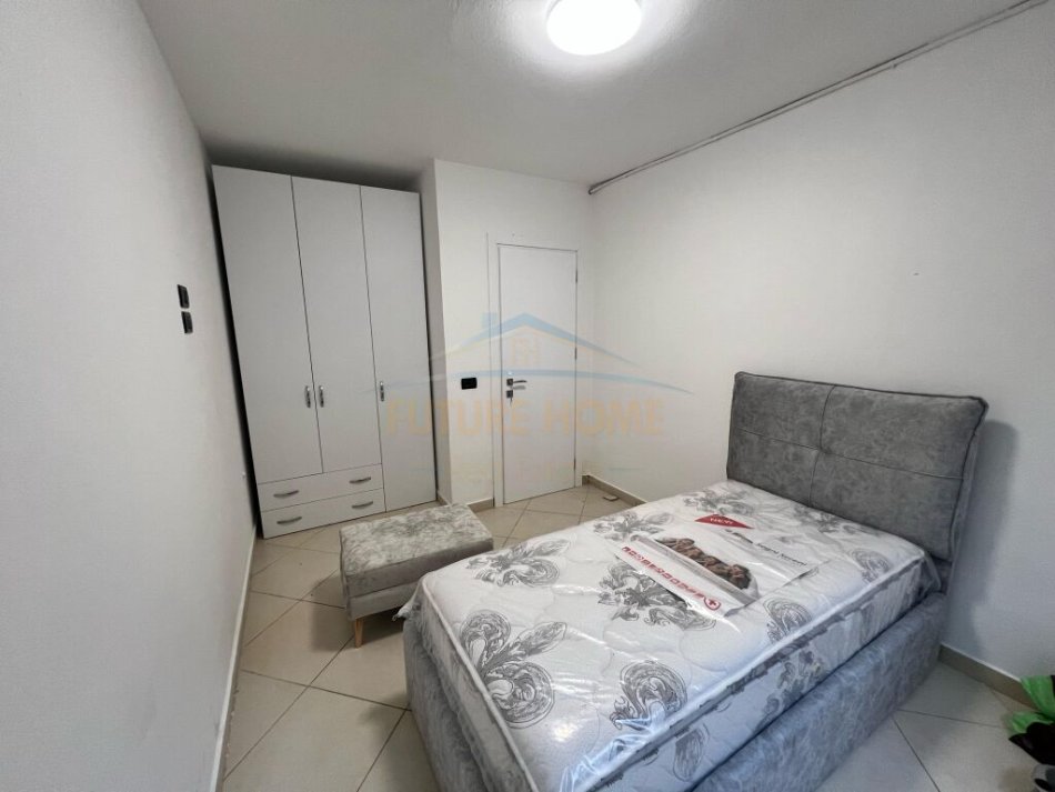 Tirane, jepet me qera apartament 2+1+Ballkon, Kati 1, 73 m² 700 € (Garda)