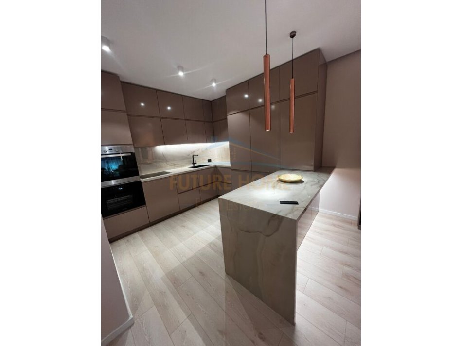 Tirane, jepet me qera apartament 2+1+Ballkon Kati 9, 120 m² 2.500 € (Liqeni Artificial)