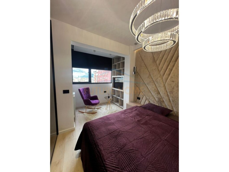 Tirane, jepet me qera apartament 2+1 , 120 m² 2.500 € (prane liqenit thate)