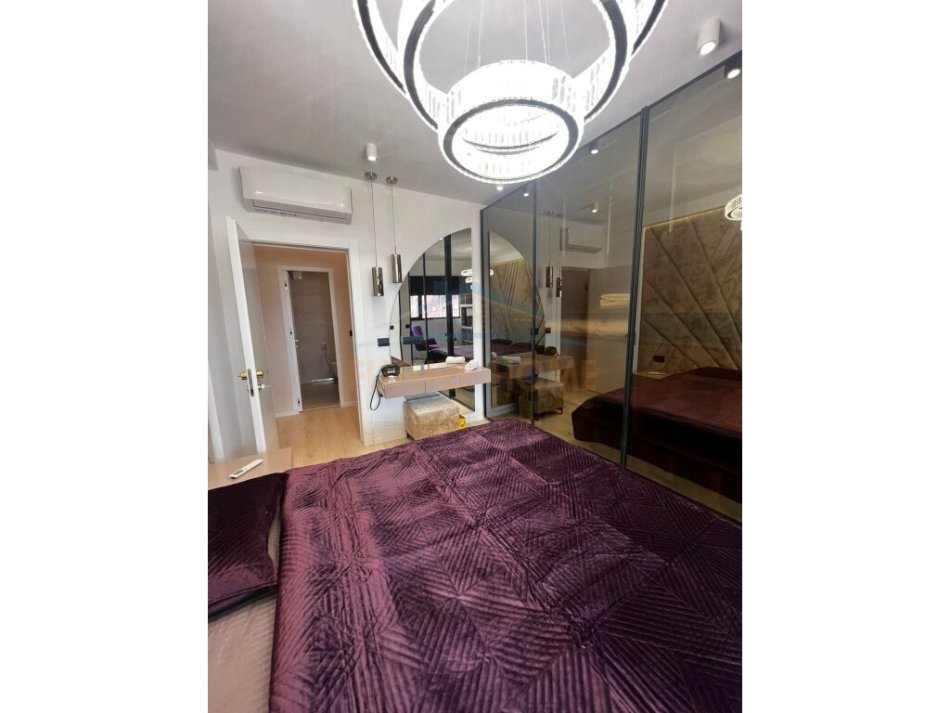 Tirane, jepet me qera apartament 2+1 , 120 m² 2.500 € (prane liqenit thate)