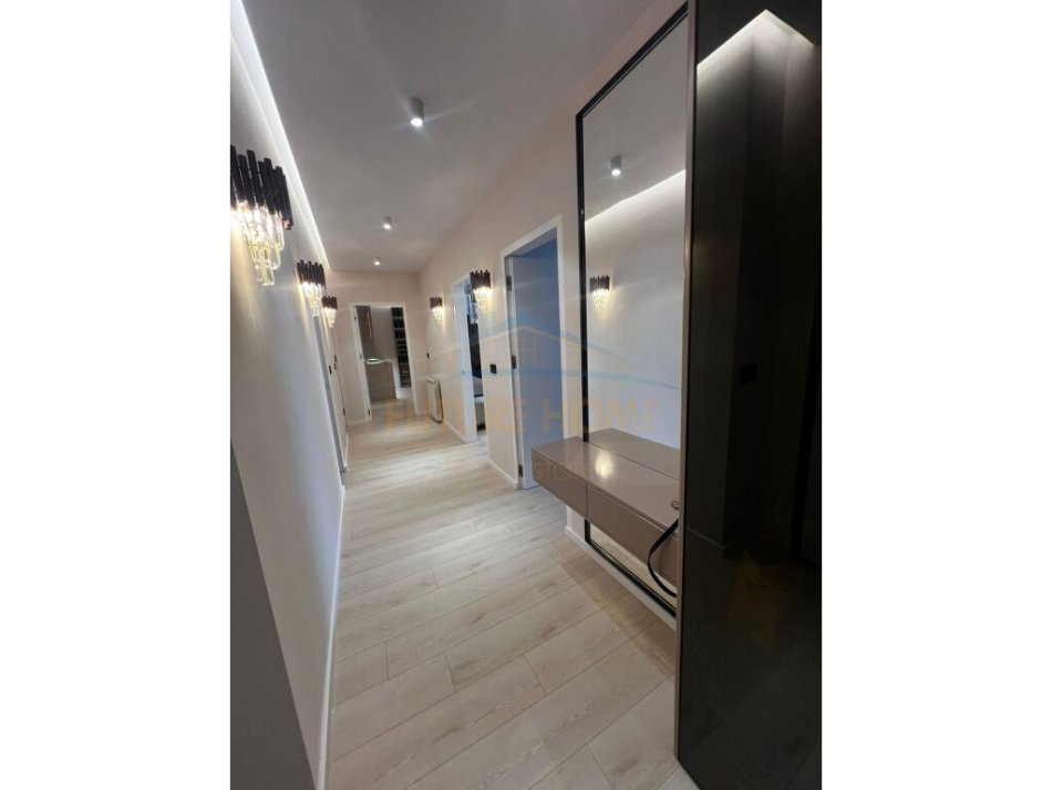 Tirane, jepet me qera apartament 2+1+Ballkon Kati 9, 120 m² 2.500 € (Liqeni Artificial)