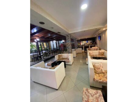 Qera, Apartament 2+1 dhe Lokal, në Xhamllik, Tiranë. AREA40153