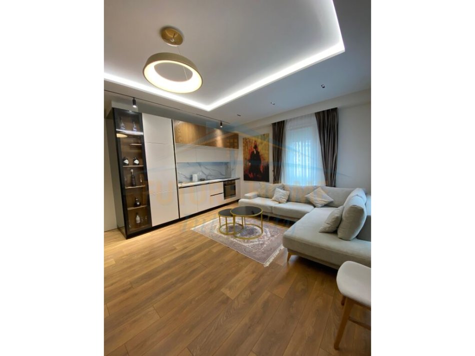 Tirane, jepet me qera apartament 2+1 Kati 5, 108 m² 1.100 € (Rruga Dibres)