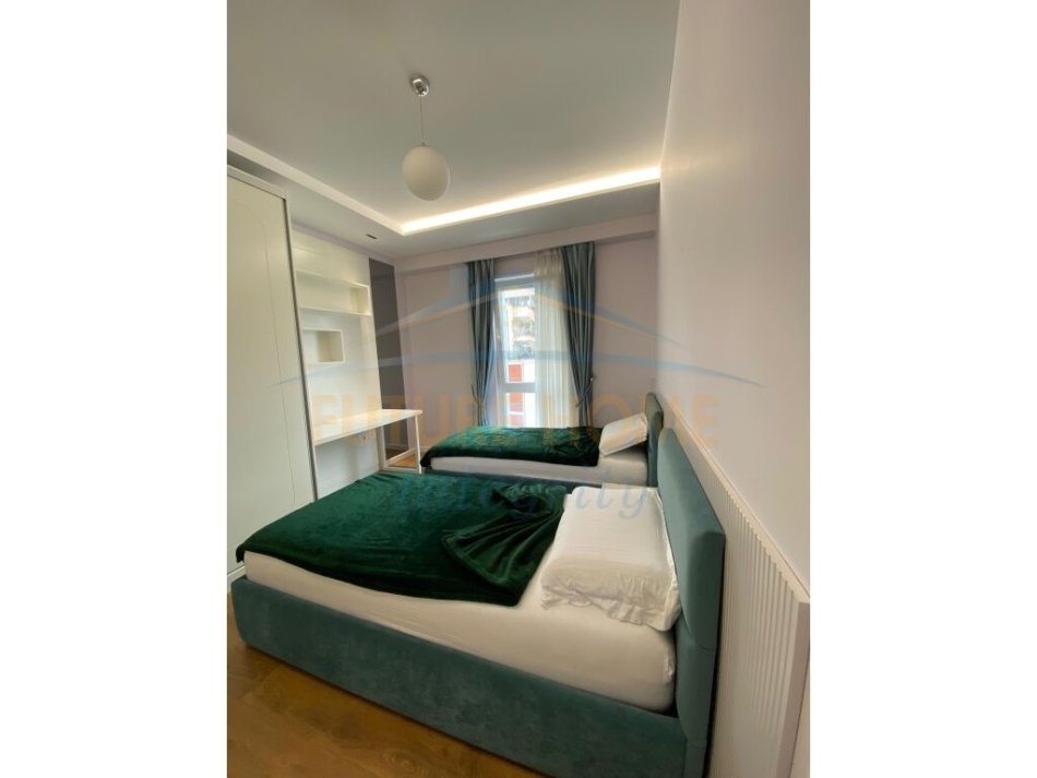 Tirane, jepet me qera apartament 2+1 Kati 5, 108 m² 1.100 € (Rruga Dibres)