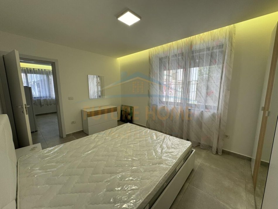 Qera, Apartament 1+1, Medreseja.
450 €