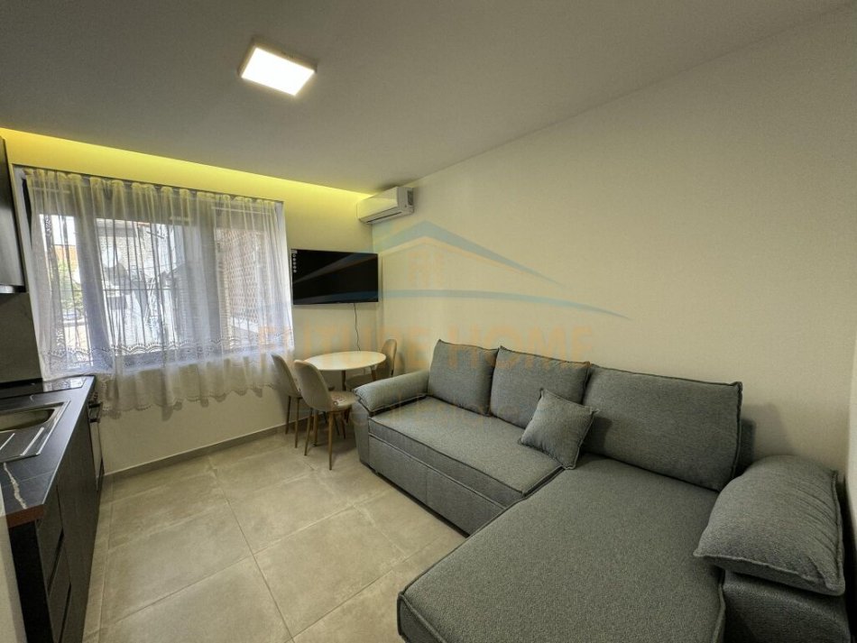 Qera, Apartament 1+1, Medreseja.
450 €