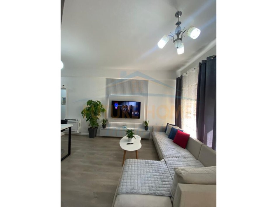 Tirane, shitet apartament 1+1 Kati 3, 67 m² 97.000 € (Ali Dem)