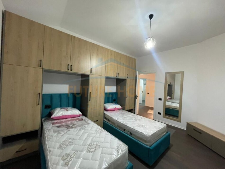 Durres, jepet me qera apartament 2+1 Kati 5, 85 m² 600 € (Gjykata, Durres)