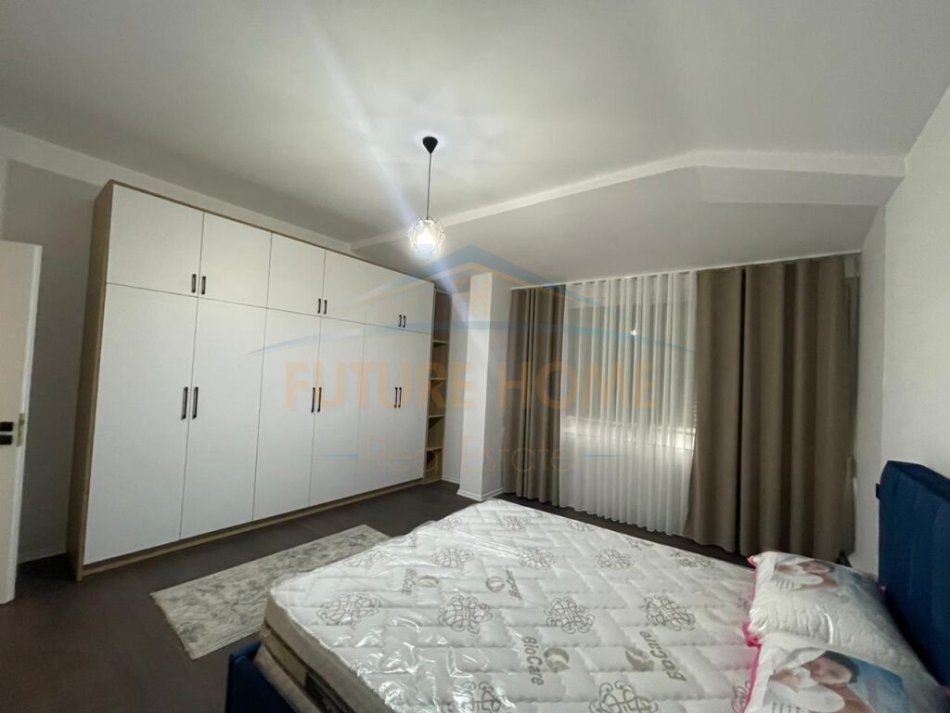 Durres, jepet me qera apartament 2+1 Kati 5, 85 m² 600 € (Gjykata, Durres)