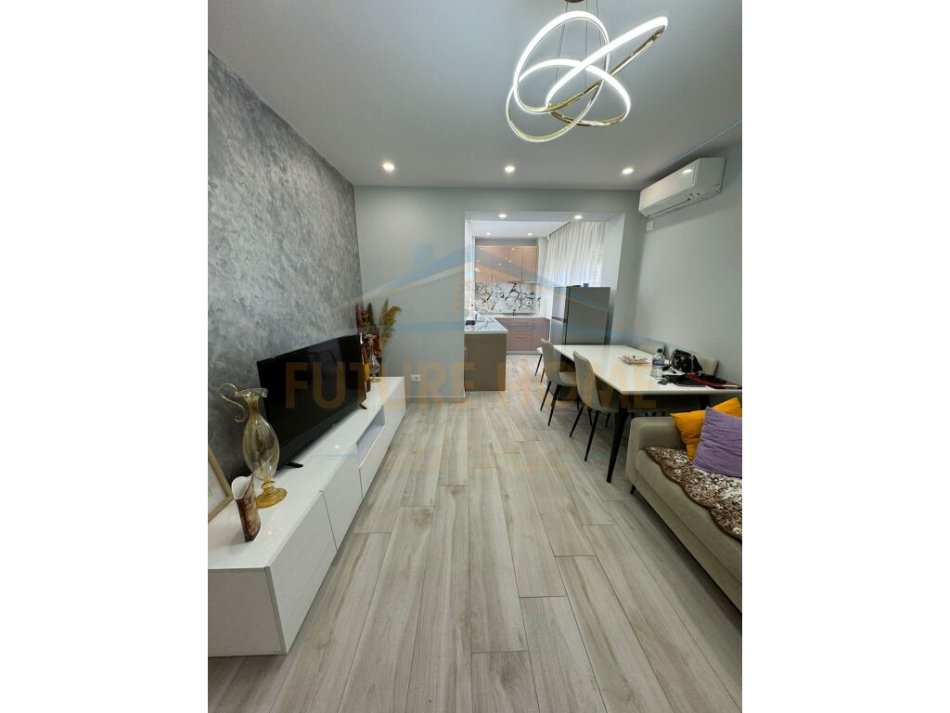 Qera apartament 2+1, 5 Maji