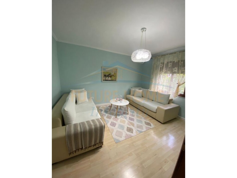 Qera, Apartament 1+1, Ali Demi, Tiranë.
300 €