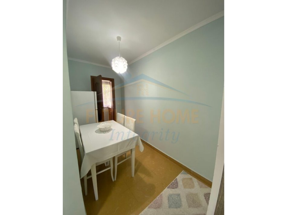 Qera, Apartament 1+1, Ali Demi, Tiranë.
300 €