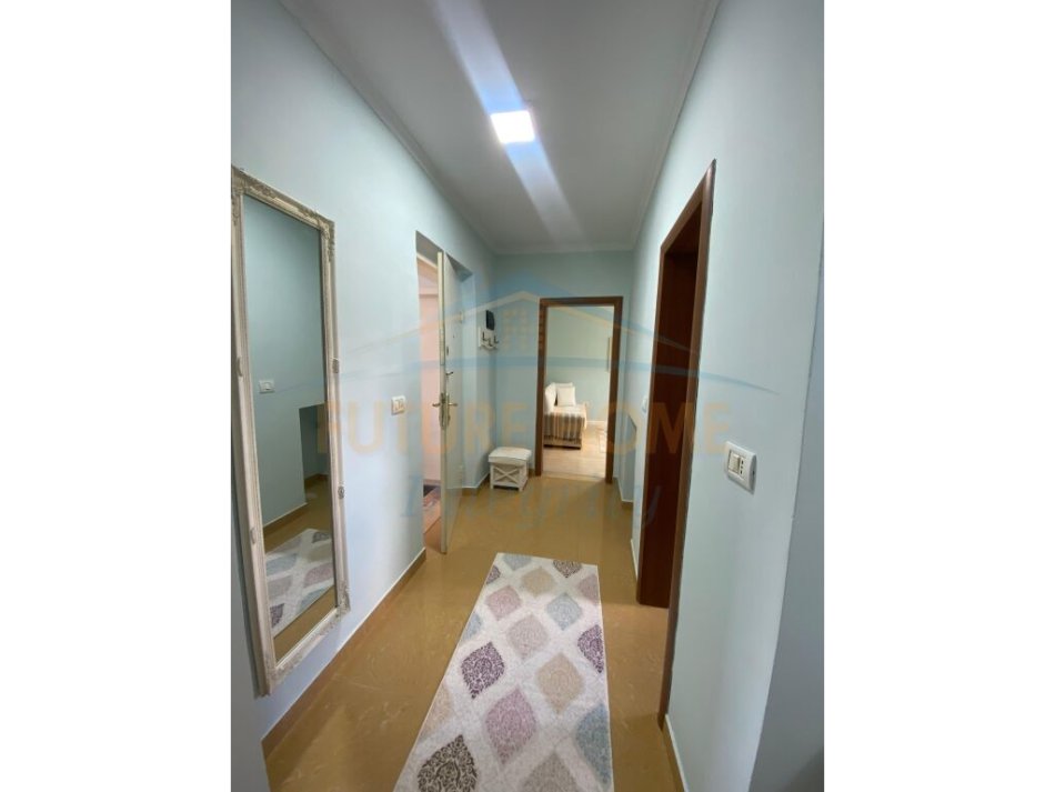 Qera, Apartament 1+1, Ali Demi, Tiranë.
300 €