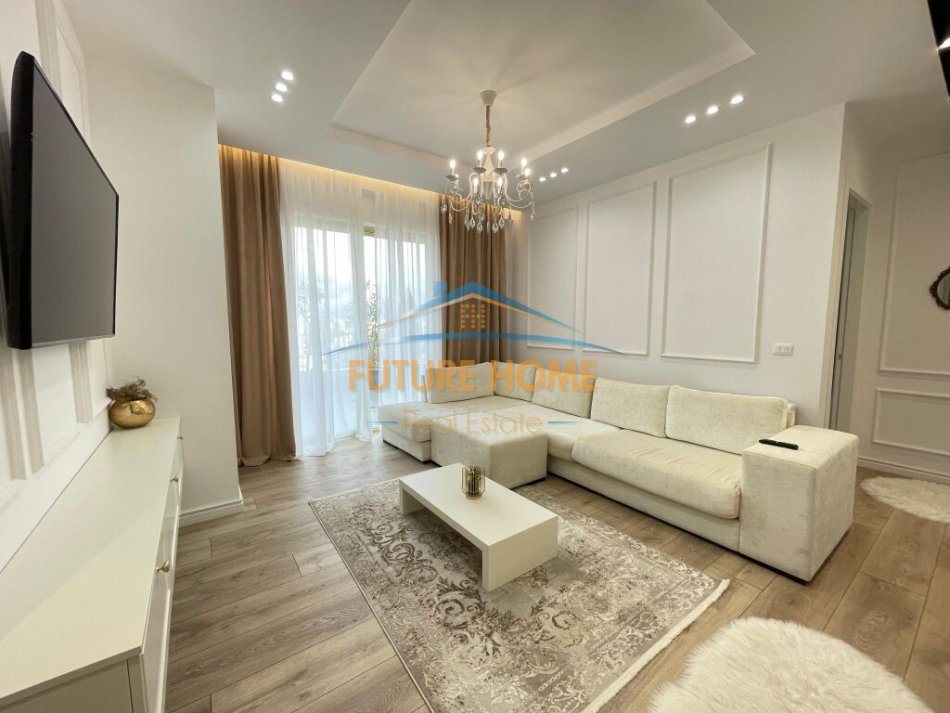 Qira, Apartament 2+1+Post parkimi, prane Air Albania,Tirane.