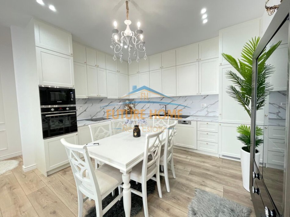 Qira, Apartament 2+1+Post parkimi, prane Air Albania,Tirane.