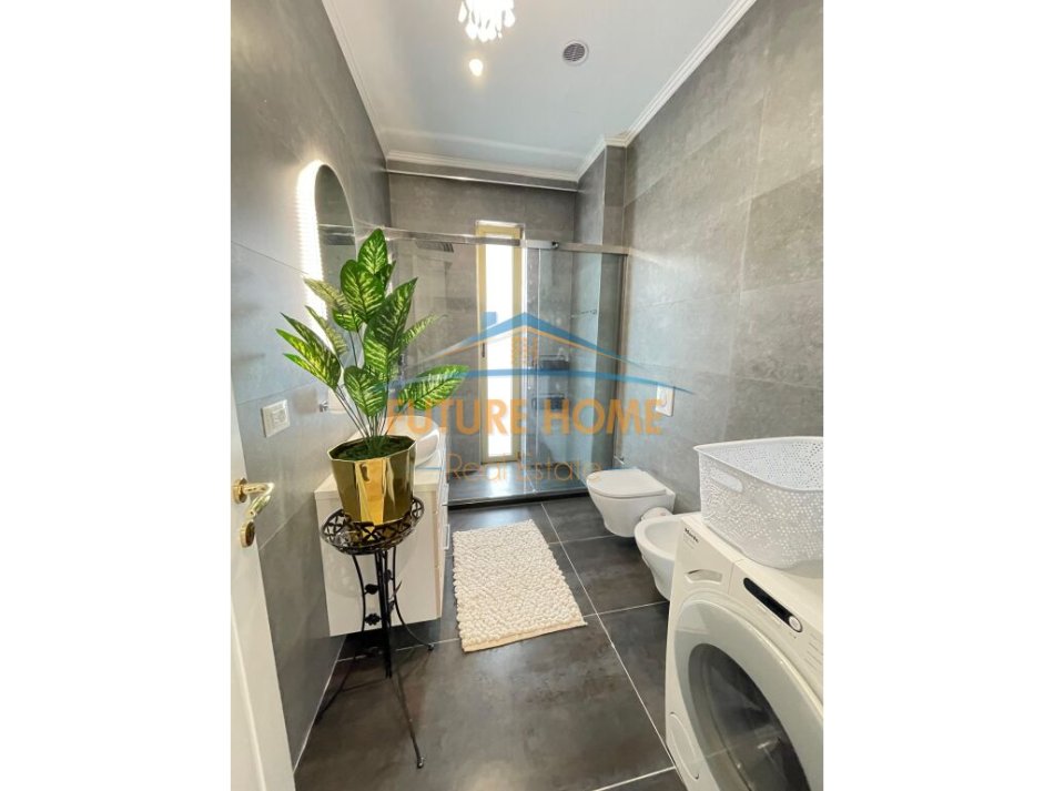 Qira, Apartament 2+1+Post parkimi, prane Air Albania,Tirane.