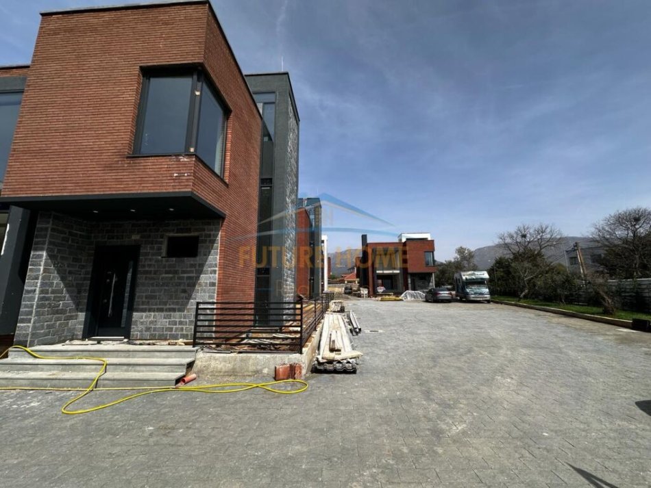 Tirane, shitet Vile 2 Katshe , 314 m² (FARKE)