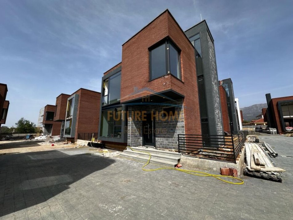 Tirane, shitet Vile 2 Katshe , 314 m² (FARKE)