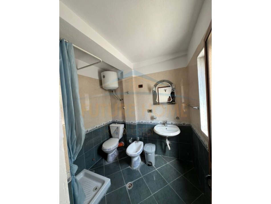 Tirane, jepet me qera 2+1+Ballkon Kati 3, 96 m² 700 € (Depo , Sheshi Willson)