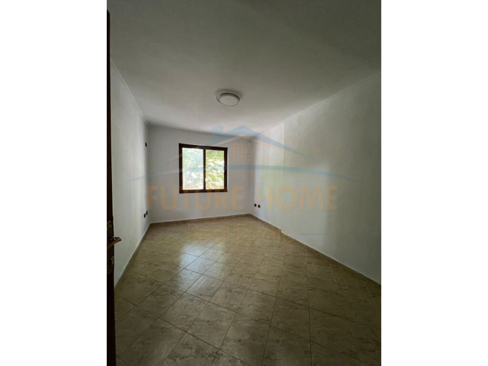 Tirane, jepet me qera 2+1+Ballkon Kati 3, 96 m² 700 € (Depo , Sheshi Willson)