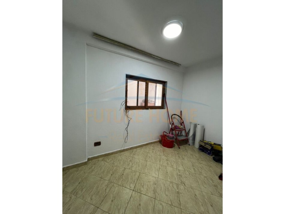 Tirane, jepet me qera 2+1+Ballkon Kati 3, 96 m² 700 € (Depo , Sheshi Willson)