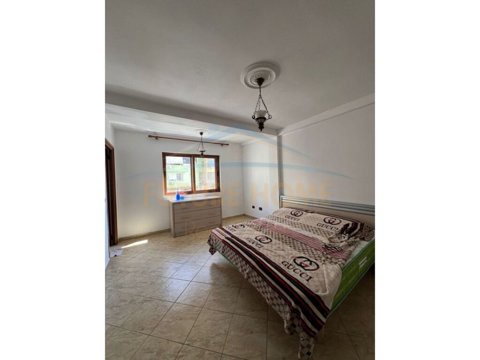 Tirane, jepet me qera 2+1+Ballkon Kati 3, 96 m² 700 € (Depo , Sheshi Willson)