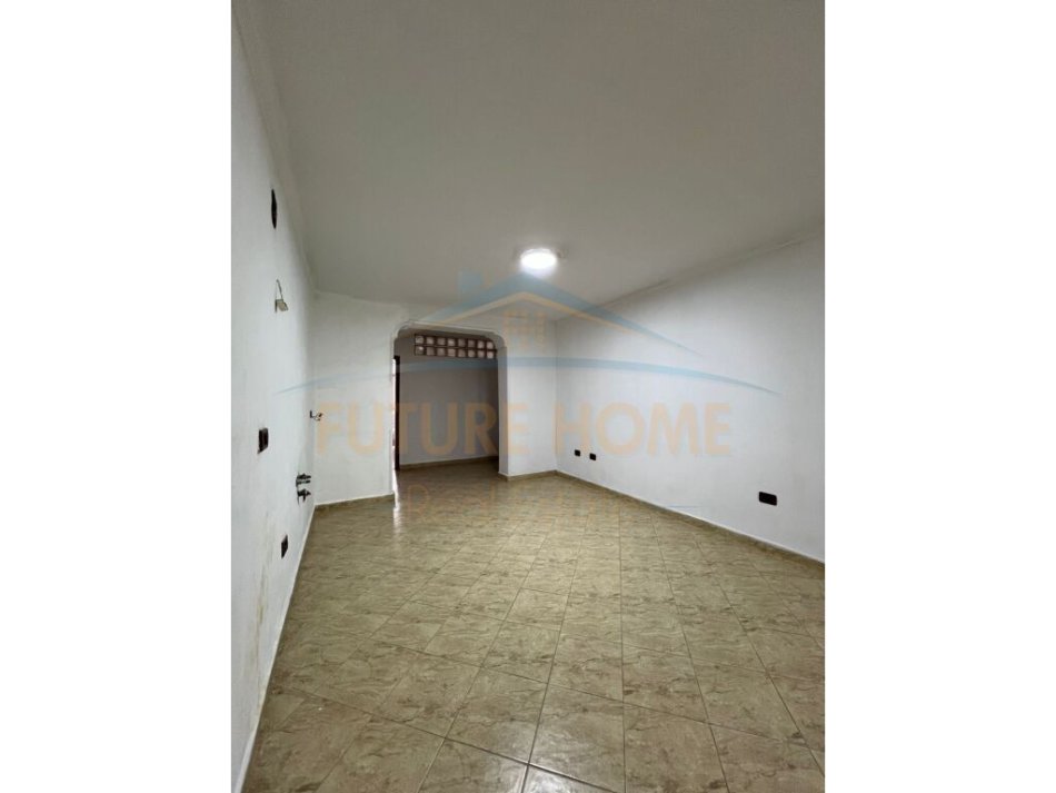 Tirane, jepet me qera 2+1+Ballkon Kati 3, 96 m² 700 € (Depo , Sheshi Willson)