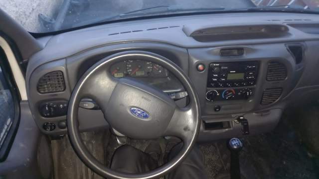Tirane, shitet makine Ford Ford Tranzit Viti 2005, 3.800 Euro