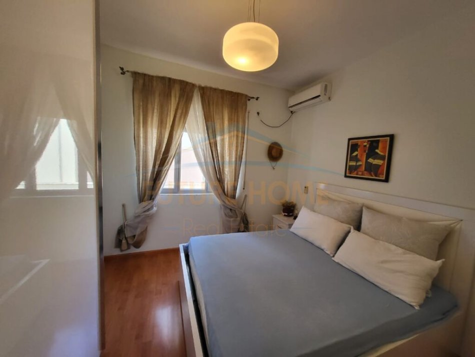 Durres, jepet me qera apartament 2+1+Aneks+Ballkon Kati 4, 100 m² 800 € (RRuga Taulantia , Vollga)
