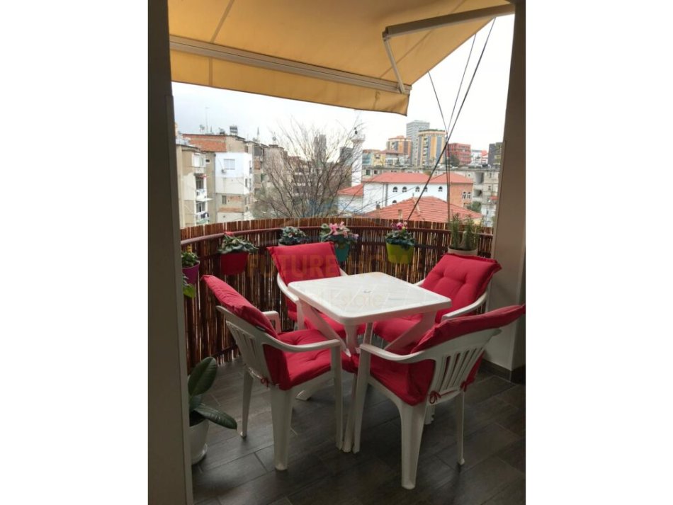 Tirane, jepet me qera apartament 2+1+Aneks+Ballkon Kati 3, 127 m² 750 € (SHKOLLA E BALETIT)