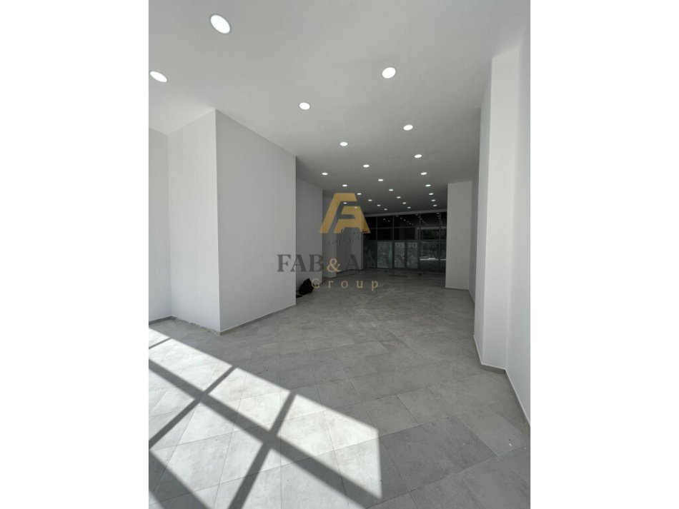 Tirane, jepet me qera ambjent biznesi Kati 0, 127 m² 800 € (Astir)