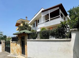 Shitet Vile 3 kateshe  Rruga e Elbasanit  600.000 €
