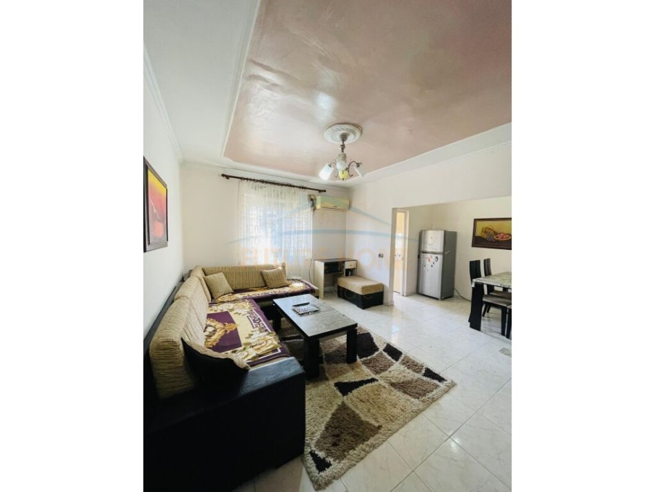 Tirane, shitet apartament 1+1+Ballkon, Kati 5, 59 m2 89,000 € (21 Dhjetori)
