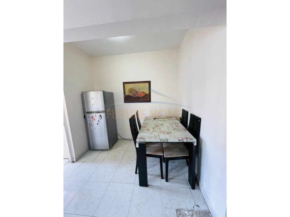 Tirane, shitet apartament 1+1+Ballkon, Kati 5, 59 m2 89,000 € (21 Dhjetori)