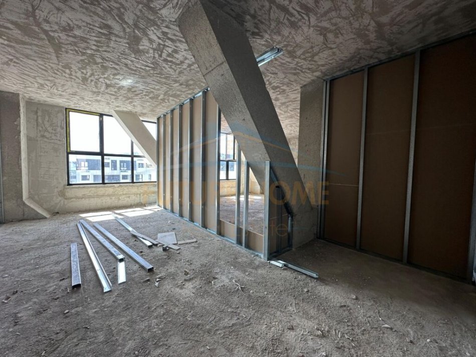 Tirane, shitet garsonier 1+1 Kati 10, 38 m² 95.000 € (RRUGA E KAVAJES)