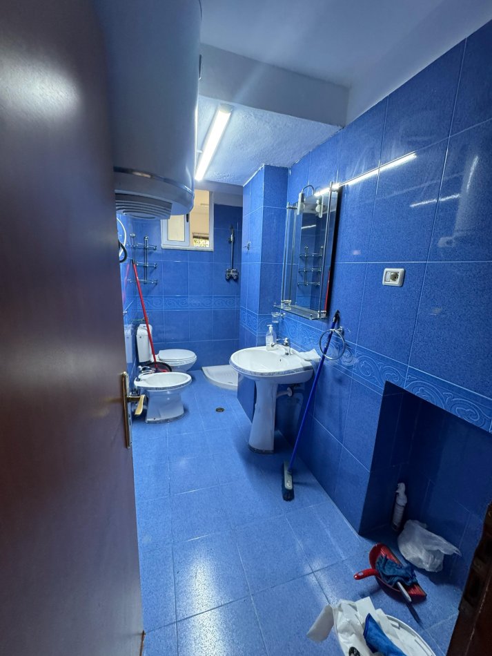 Tirane, jepet me qera apartament 1+1 Kati 1, 65 m² 450 € (muhamet gjollesha)