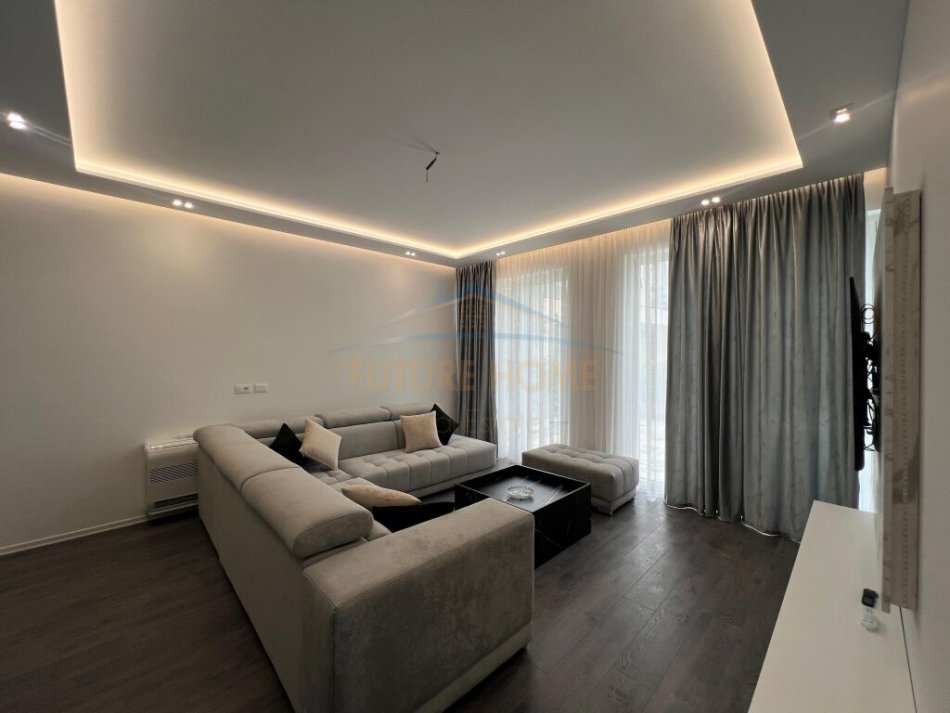 Tirane, jepet me qera apartament 2+1, Kati 1, 120 m2 2,000 € (Liqeni i thate)