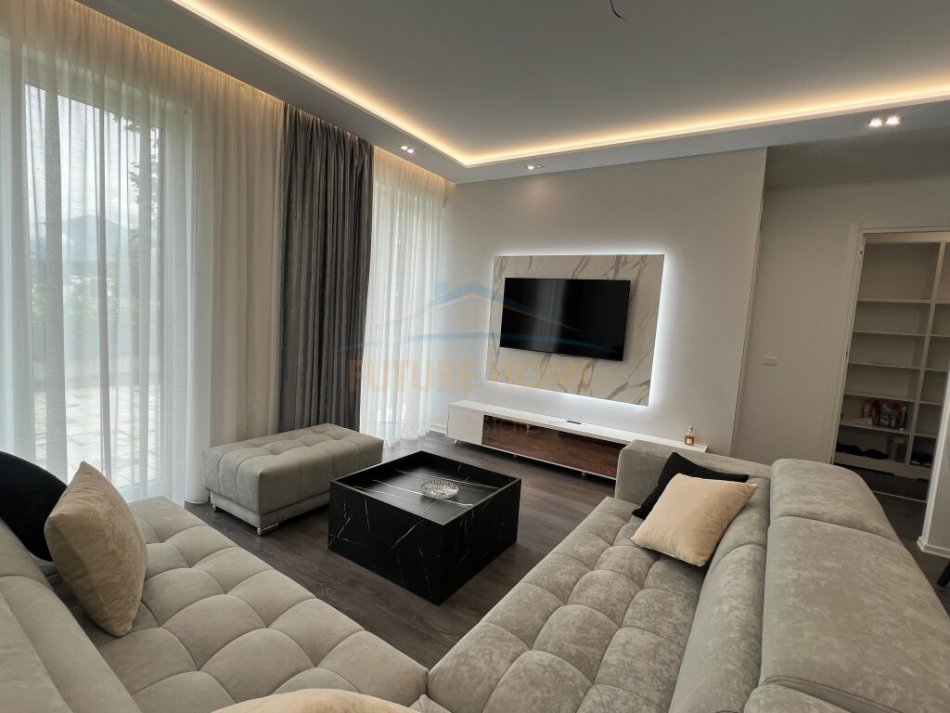 Tirane, jepet me qera apartament 2+1, Kati 1, 120 m2 2,000 € (Liqeni i thate)