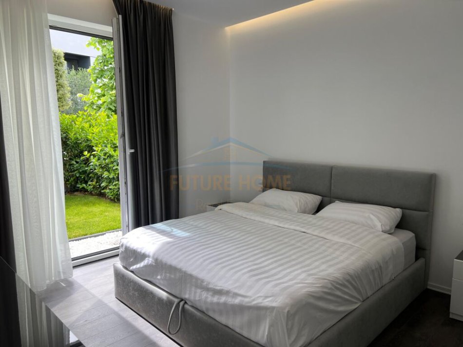 Tirane, jepet me qera apartament 2+1+Ballkon Kati 1, 120 m² 2.000 € (Liqeni i thate)