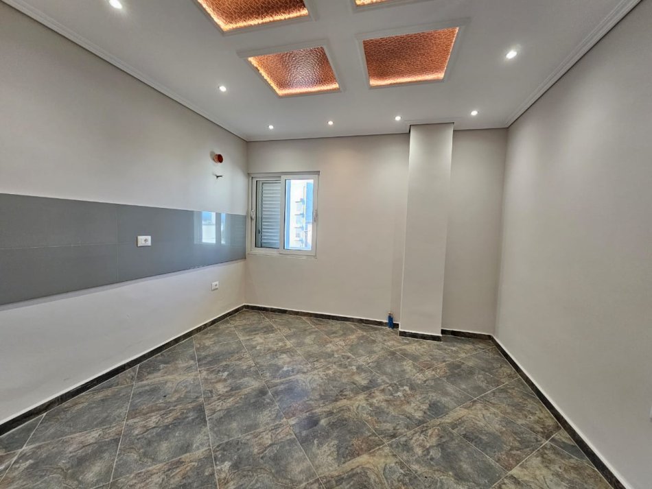 Tirane, shitet apartament 2+1 , 122 m² 165.000 € (Rruga Hysen Gjura)