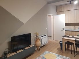 Tirane, jap me qera apartament 2+1+BLK Kati 5, 110 m² 550 Euro (KOMPLEKSI KONTAKT,21 DHJETORI)