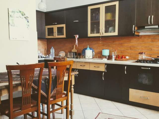 Tirane, shes apartament 2+1+BLK Kati 5, 81 m² 85.000 Euro (shkolla Siri Kodra)